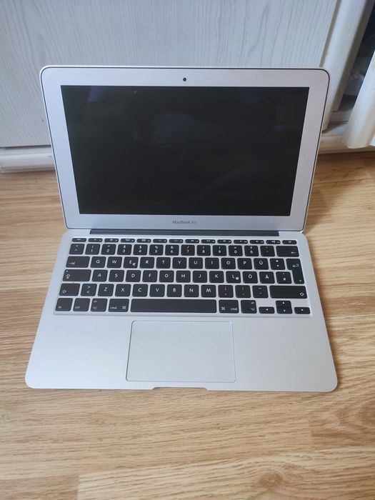 Macbook Air 11 mid2011 A1370  emc 2471- Intel Core i5 / 4gb RAM