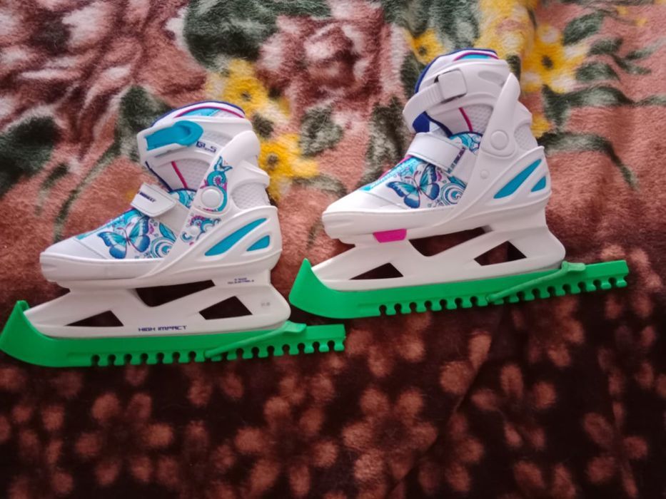 Коньки фигурные новые