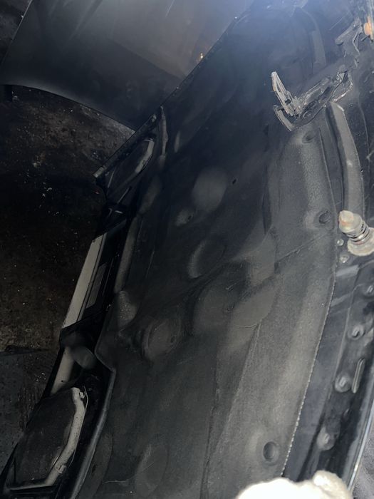 Продам капот на ауди а8 д2