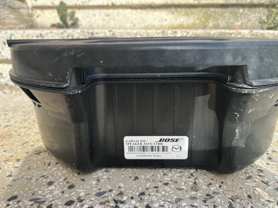 Комплект субуфер и усилвател BOSE за Мазда 3 2009г
