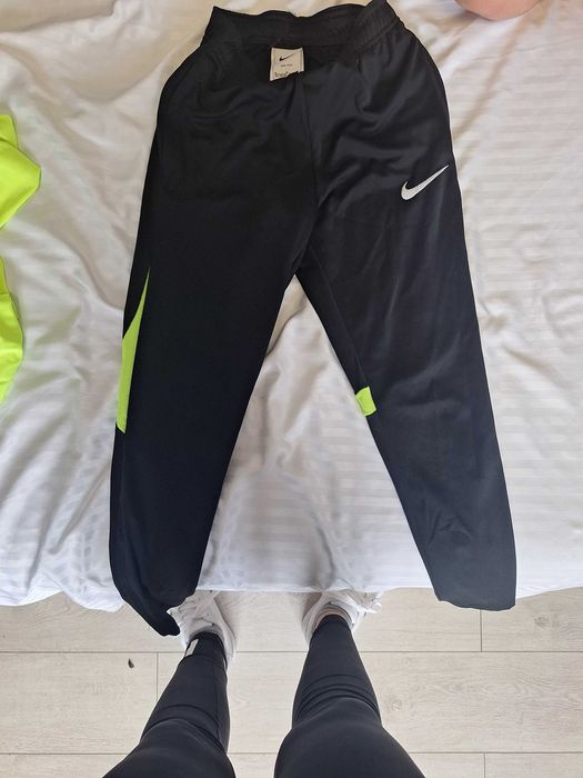 Nike Dri-Fit М размер 137-147