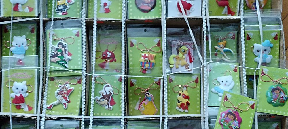 Мартеници на едро