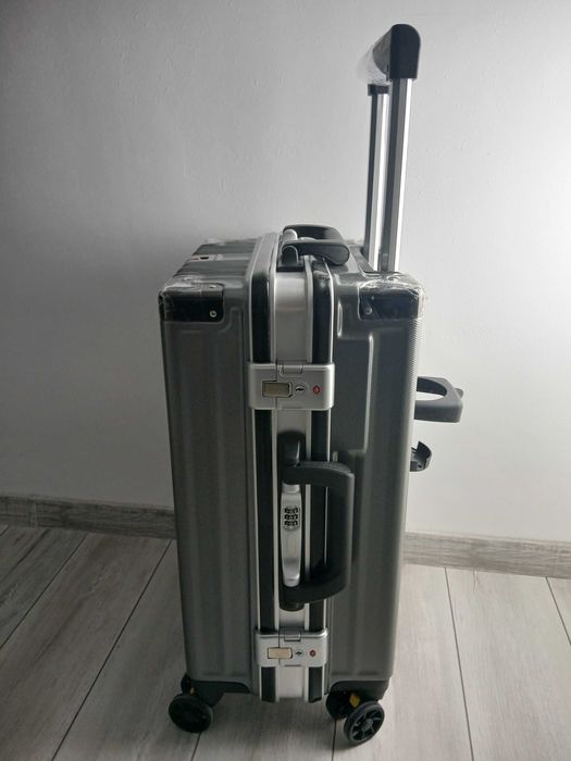Valiză de mână ușoară de 20 de inch cu cadru din aluminiu