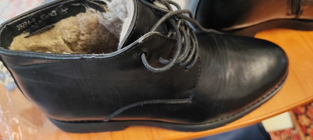 Продам зимние ботинки мужские