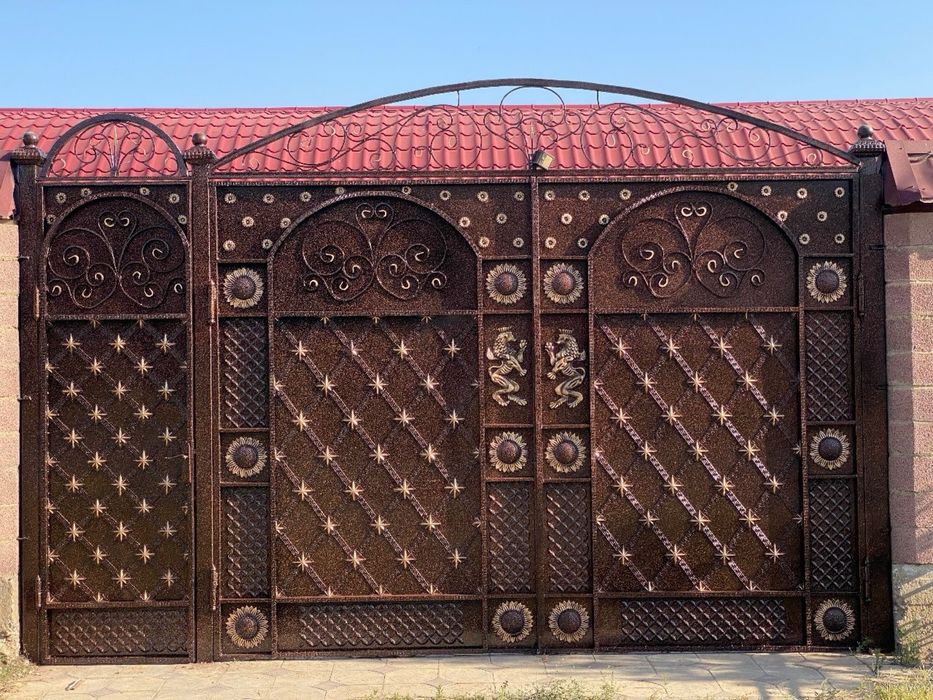 Покраска ворот и дверей