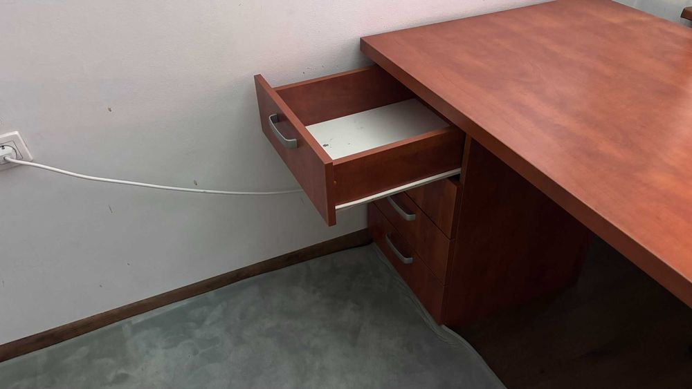 Голямо офис бюро 250х80