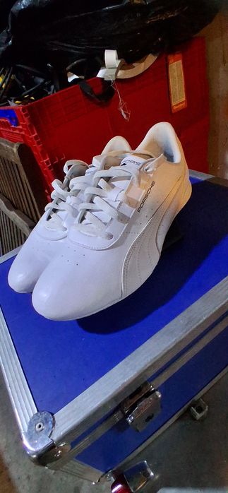 Adidași   de   firma