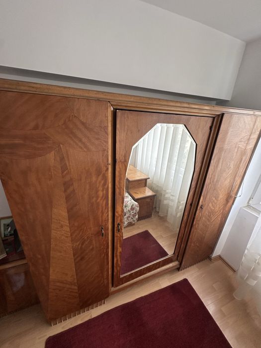 Mobilier dormitor din lemn de lămâi – dulap, pat, oglindă și bufet