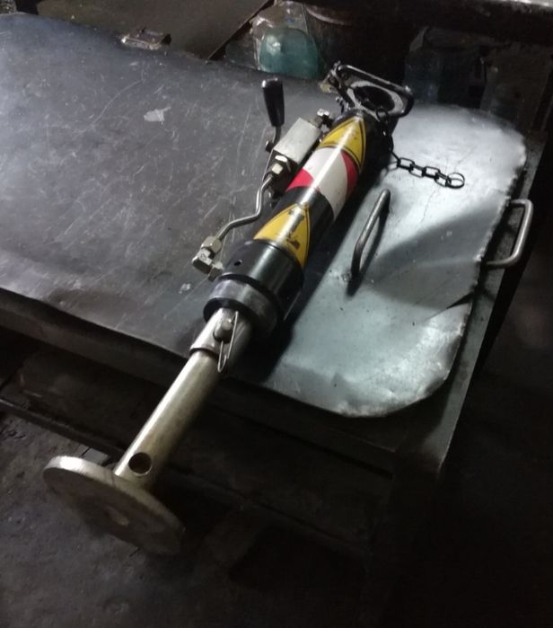 Recondiționare cilindri hidraulici cilindru cric crucuri camere pompe