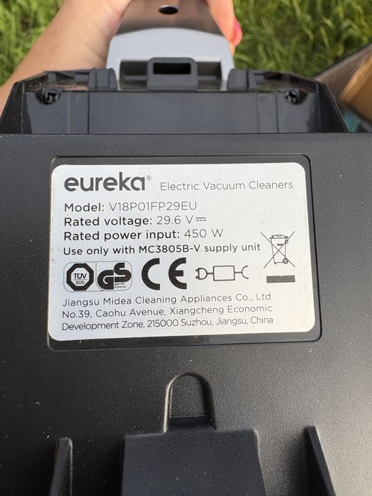 Aspirator Eureka elevate ( fara baterie )