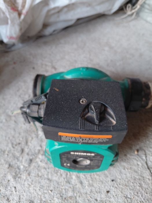 Продам насос отопительный