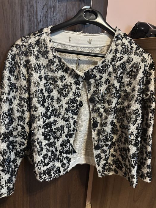 Есенни сака Mango, Zara, H&M