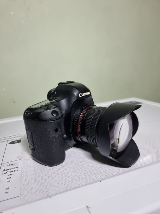 Canon 5d mark 3.