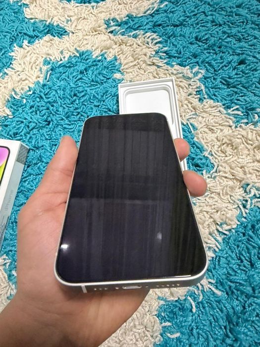 iPhone 14 белый цвет