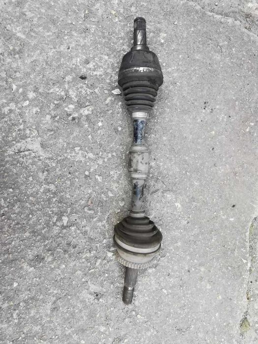 Полуоска от страна на пасажера Volvo V40 2.0 136 hp 2001 г.