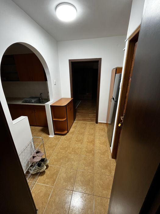 Inchiriez apartament 3 camere, Cartierul Rogerius