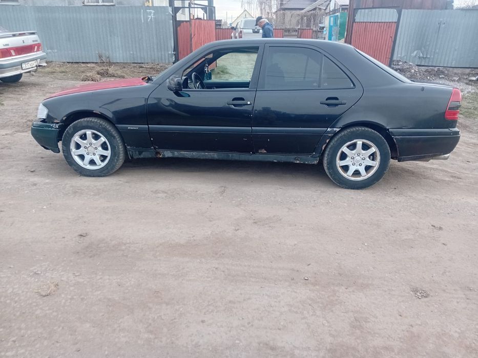 Продам мерседес с 180 1.8