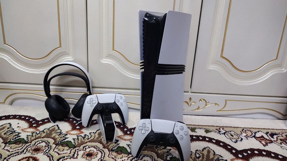 Playstation 5 pro 2Tb deluxe+ dok stansiya 2 jostig pluluse Elite