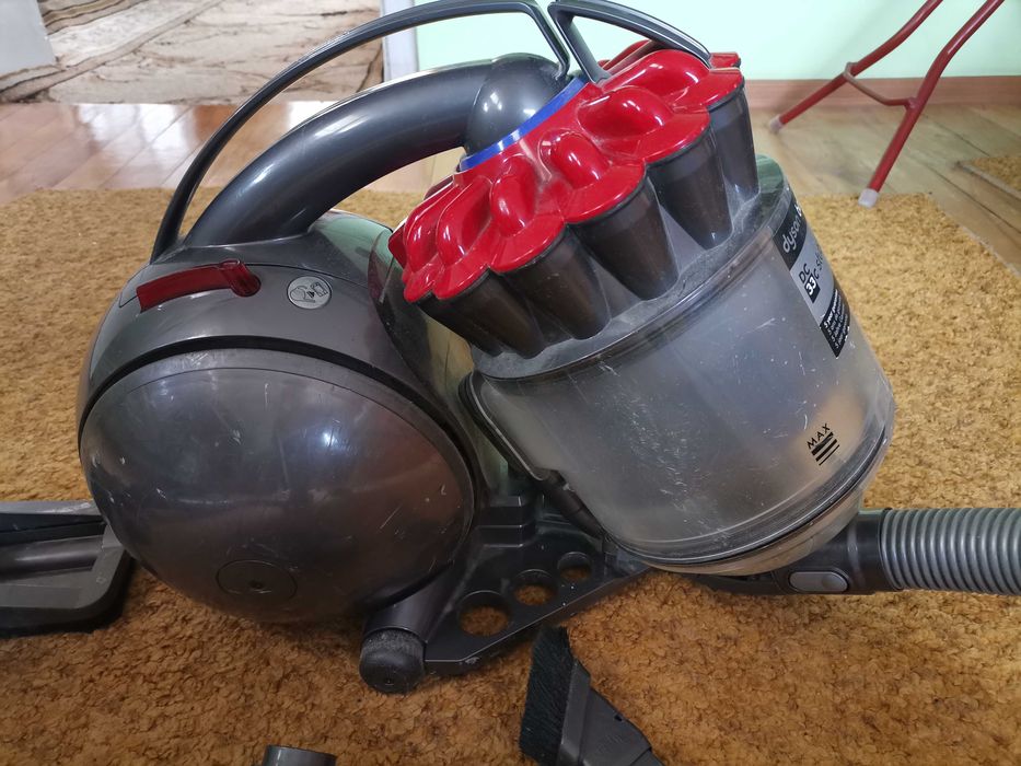 Прахосмукачка Dyson
