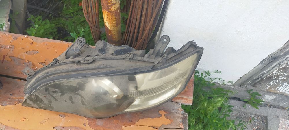 Фара на Субару оутбак