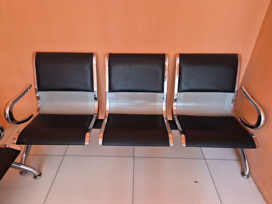 Airport nomli stullar