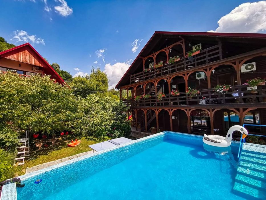 Clisura Dunării Pensiune Casa cu Smochini plus Casă de vacanță!