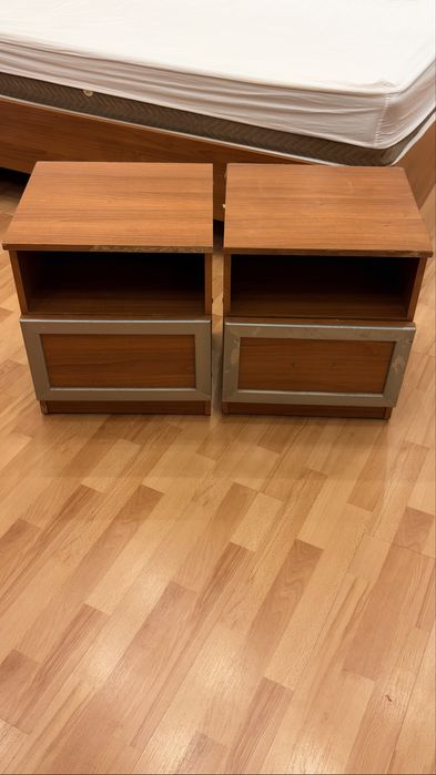 Продам спальный гарнитур. Шкаф, кровать, столик, тумбы.