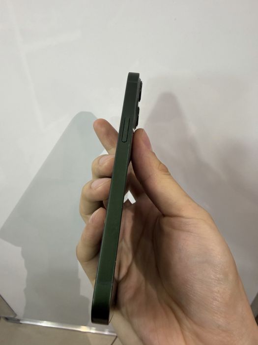 Продам Iphone 13/128