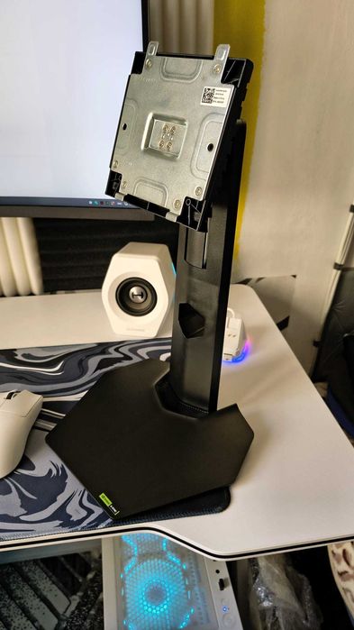 Monitor Dell 27" curbat 144Hz DEFECT – pentru piese