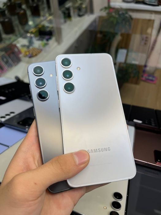 Samsung  S24  5G.