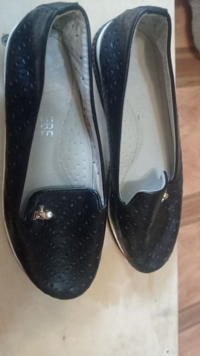 Продам туфли на девочку