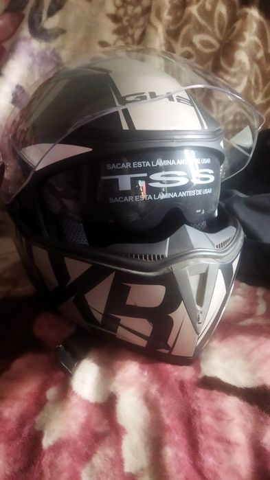 Продам новый гермошлем модуляр.