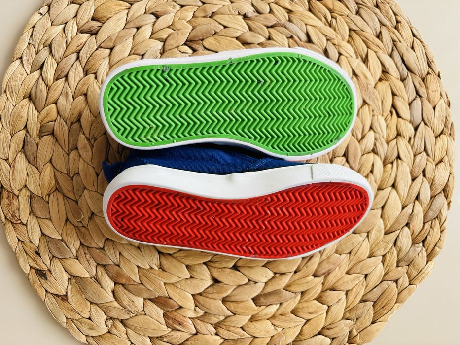 H&M Nintendo пантофи/маратонки 25н Super Mario The Movie