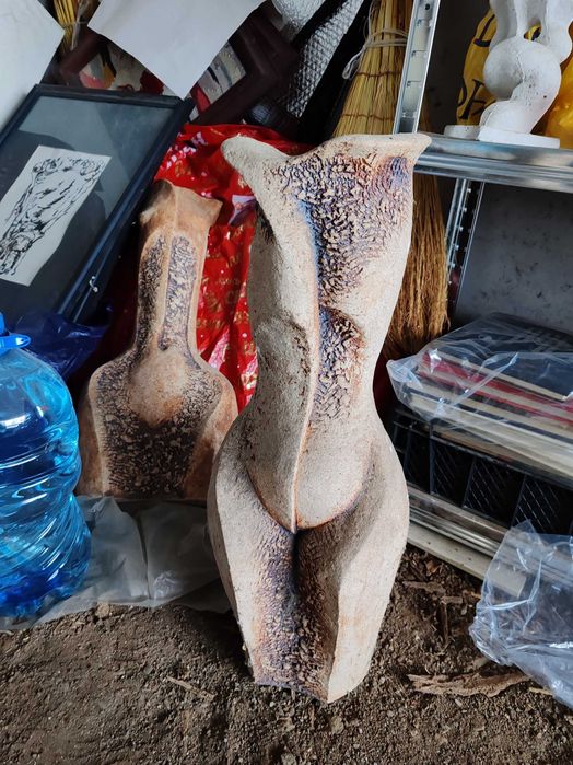 Скулптури малки пластики и графики