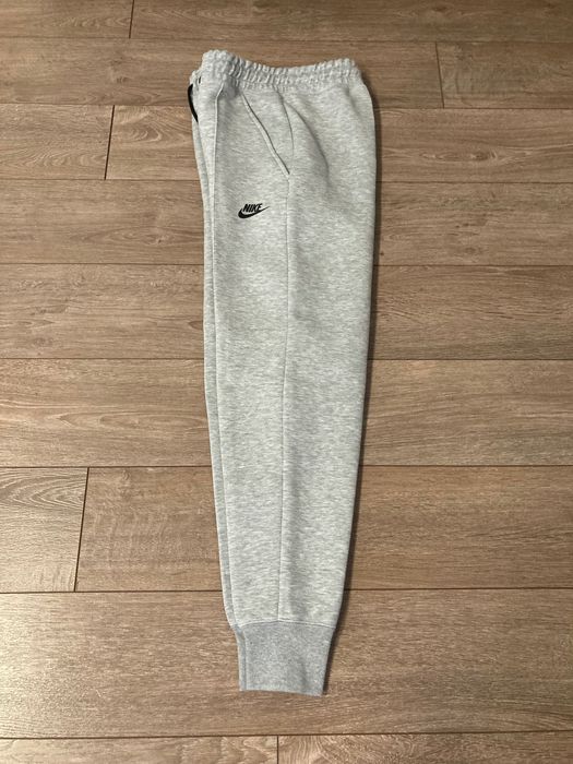 НОВО ОРИГИНАЛНО дамско долнище Nike