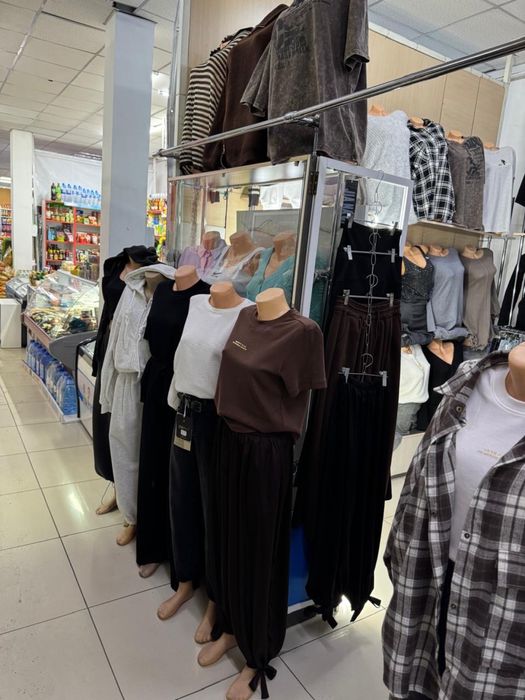 Продаеться отдел женской одежды