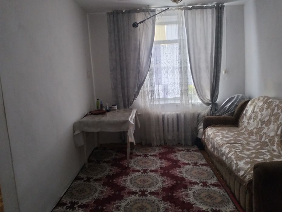 продаю квартиру .