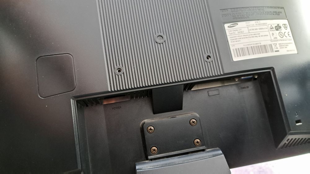 Компютър HP+монитор Samsung+два захранващи кабели+HDMI за монитора