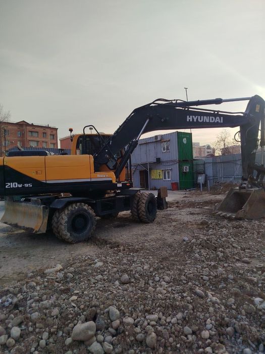 Сдаётся в аренду экскаватор Трактор