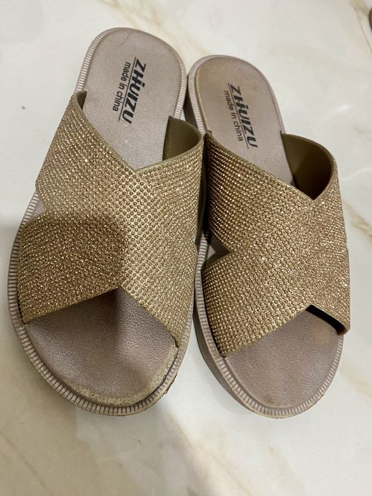 Шлепки моющиеся на девочку