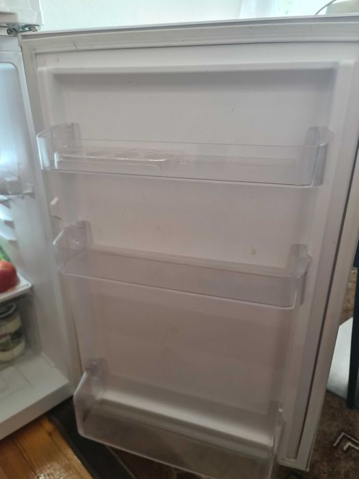 Хладилник Crown  В пълна изправност