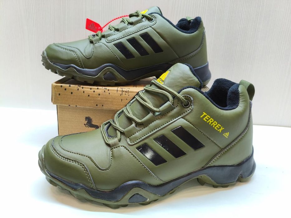 Продам кроссовки