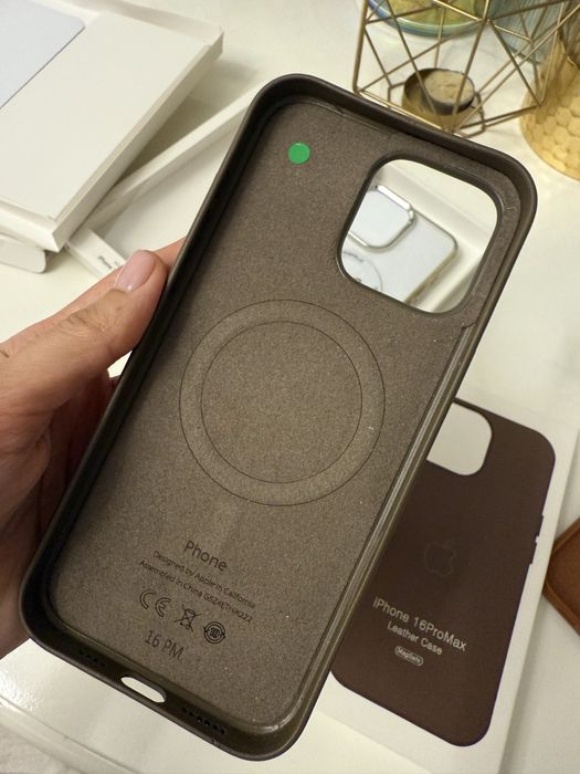 Чехол на iPhone 16 pro max, и 15 pro max