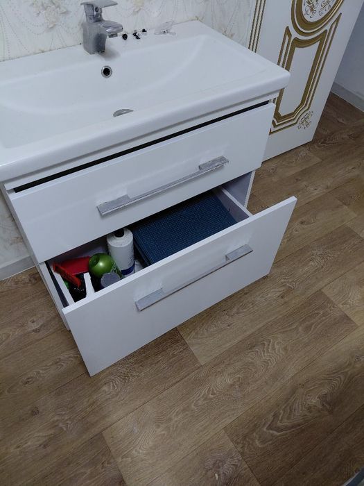 Продается тумба для ванной комнаты