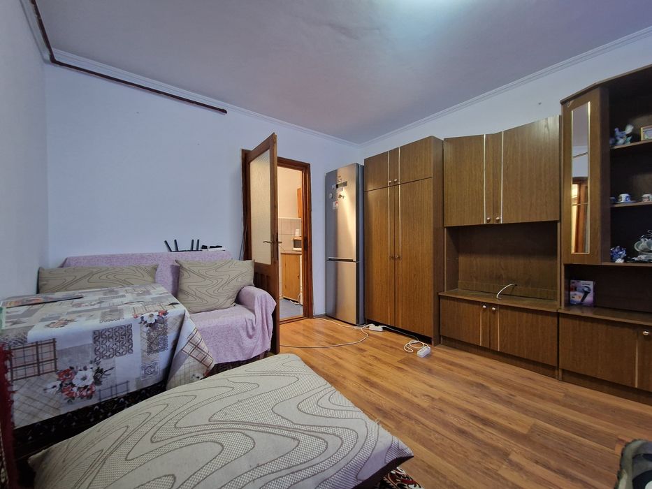 Vând camera de cămin!