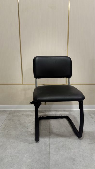 Ofis va Zal Uchun Garderob, Divan, Kreslo, Parta Mebellar sotiladi