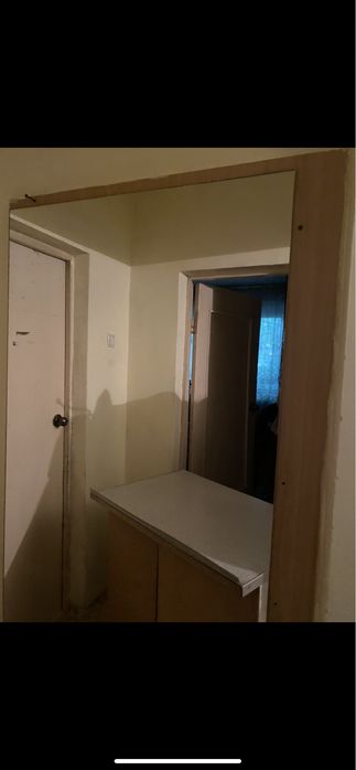 Зеркало большое напольное . Размер двери .