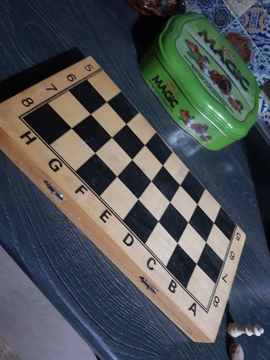 Шахматы материал дерево