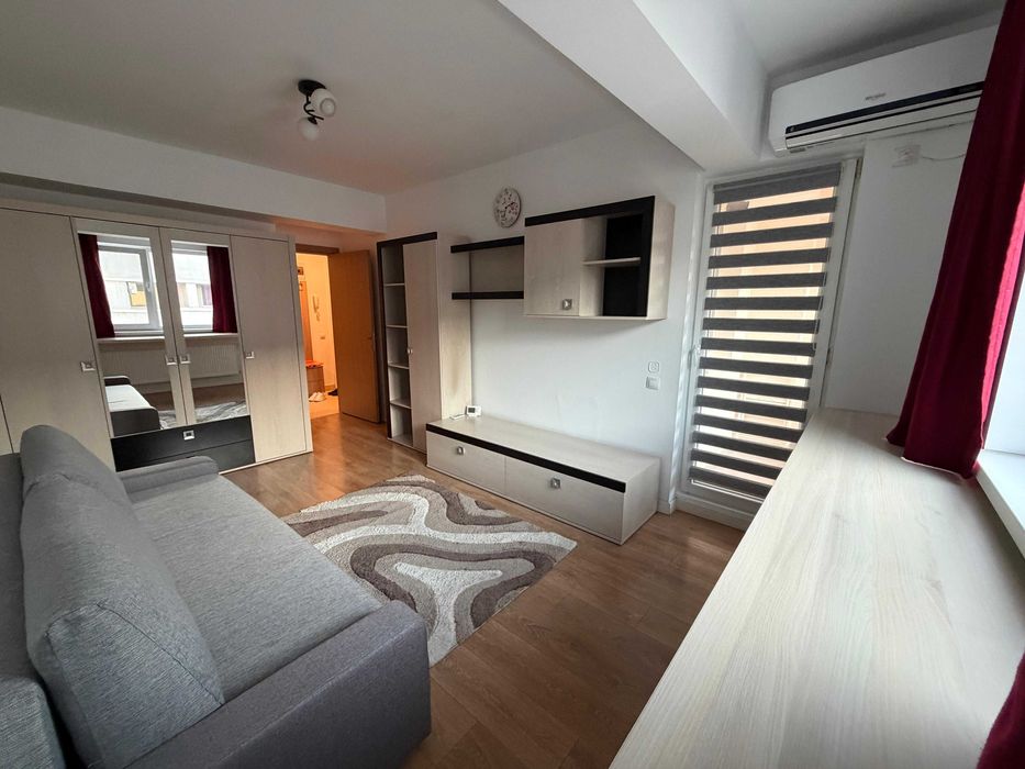 Inchiriez garsoniera decomandata in zona Titan - complex High Class Residence