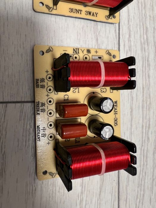 2 buc Filtre 3 cai, înalte , medii, joase bas, pereche.